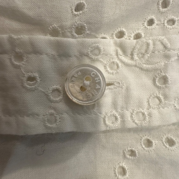 A CHANEL SHORT SLEEVE EYELET WHITE BLOUSE - Picture 5 of 10